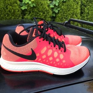 Women’s Nike air zoom Pegasus size 8